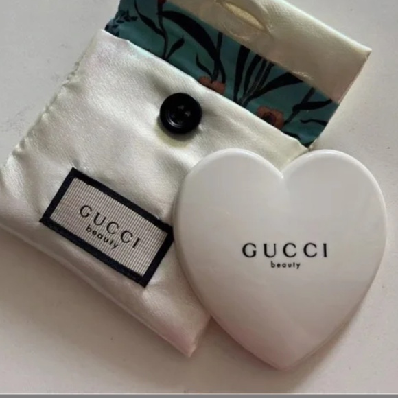Gucci Cream Heart Mirror with Pouch - Picture 4 of 4